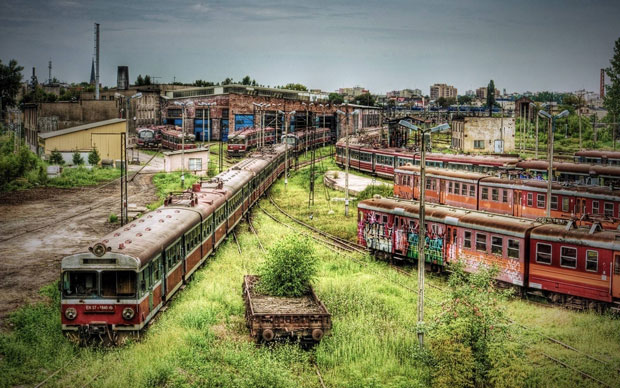 Częstochowa, un deposito di treni abbandonati in Polonia - i posti abbandonati più belli del mondo