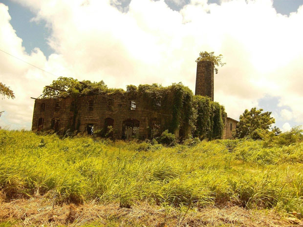 Una distilleria abbandonata nei Barbados - i posti abbandonati più belli del mondo 