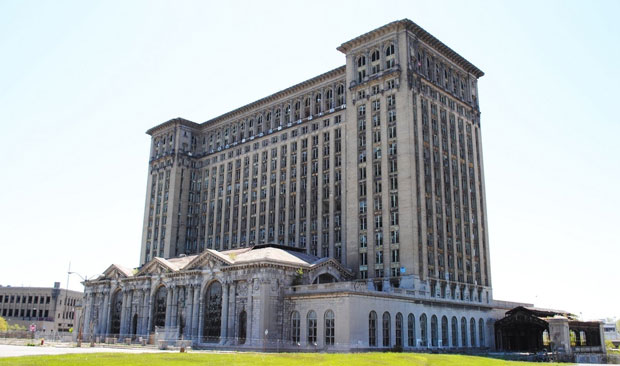 La stazione centrale del Michigan in Detroit - i posti abbandonati più belli del mondo 