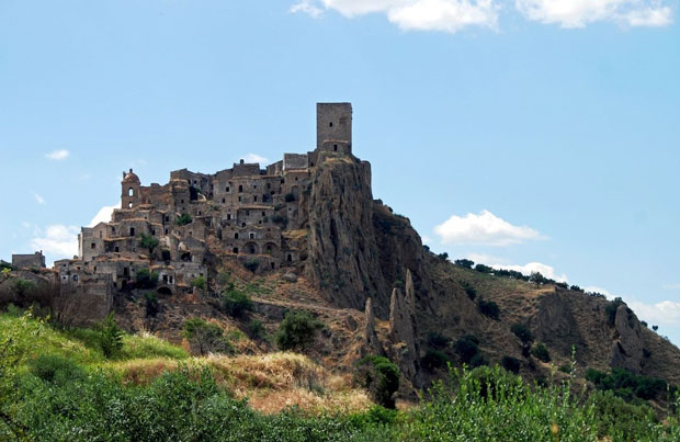 Il villaggio di Craco in Basilicata - i posti abbandonati più belli del mondo 